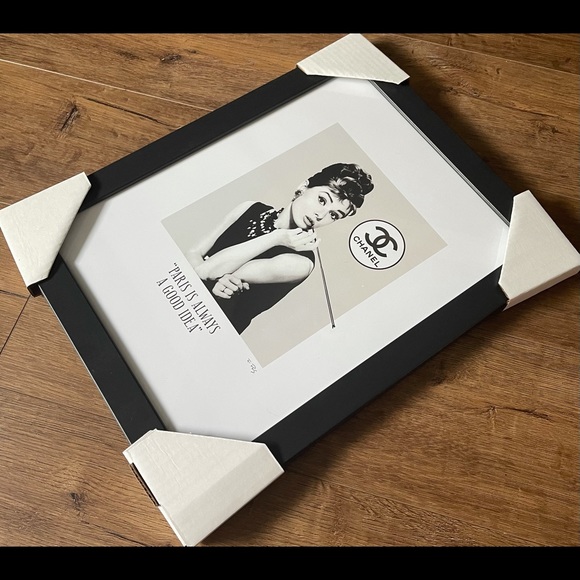 FAIRCHILD PARIS-NWT Framed Art-CHANEL & Audrey - Picture 5 of 9